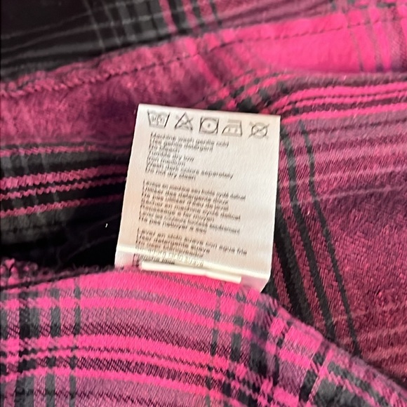 🌵=3/$20-FOX-Plaid Button-Up Shirt-“Pink & Black”-Size Lg but fits like a Medium - Picture 14 of 15